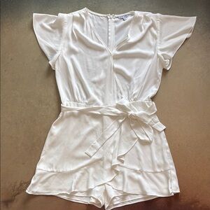 Naked Zebra Elegant White Romper with Belt Size Small